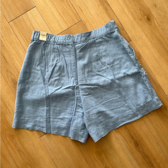 Abercrombie & Fitch High-Waisted Linen Shorts - Picture 2 of 4